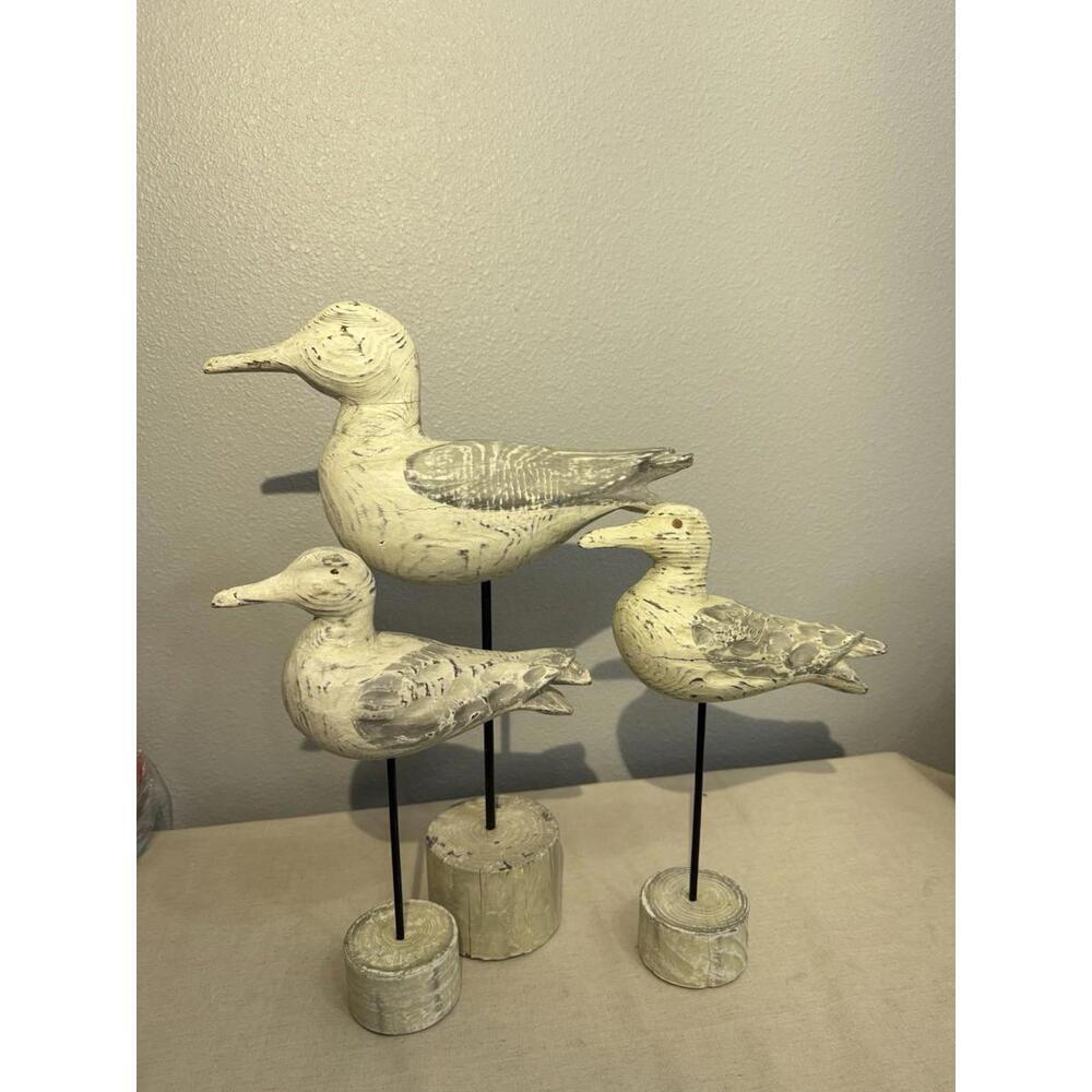 Vintage Carved Wood White Duck On Metal Rod Pedestal PRIMITIVE ARTIST MADE 13”‎